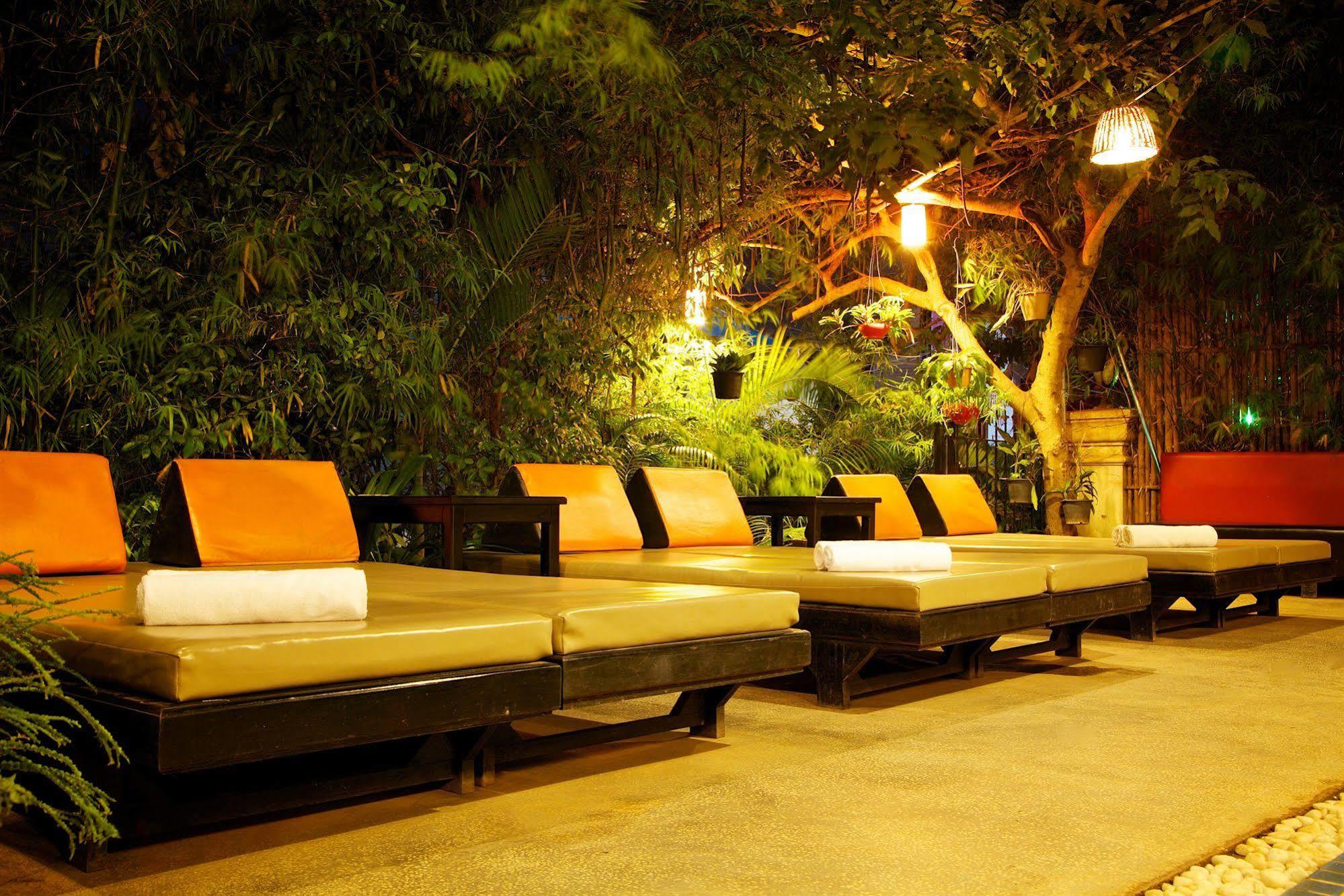 Forest King Hotel II Siem Reap Bagian luar foto