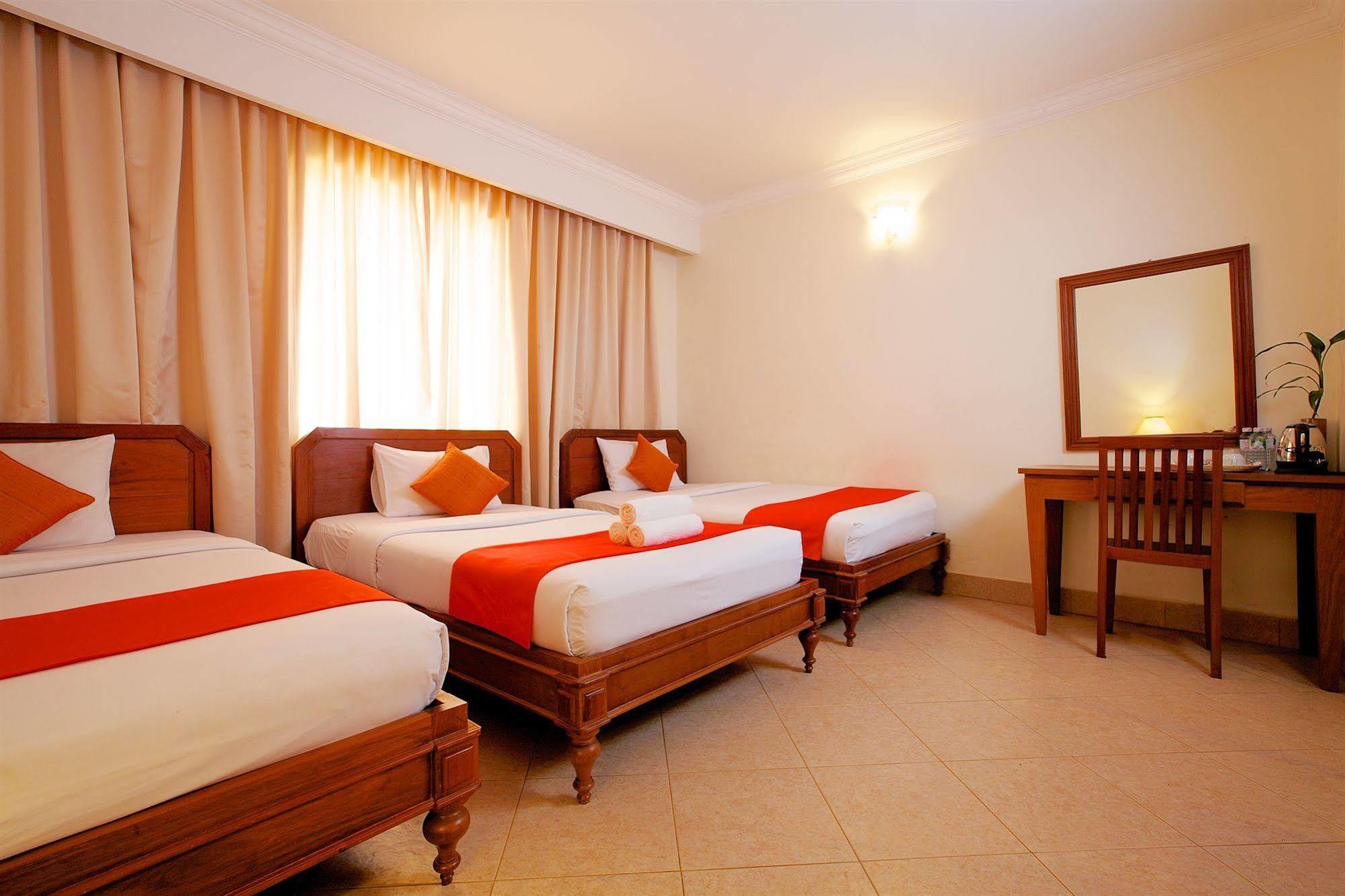 Forest King Hotel II Siem Reap Bagian luar foto