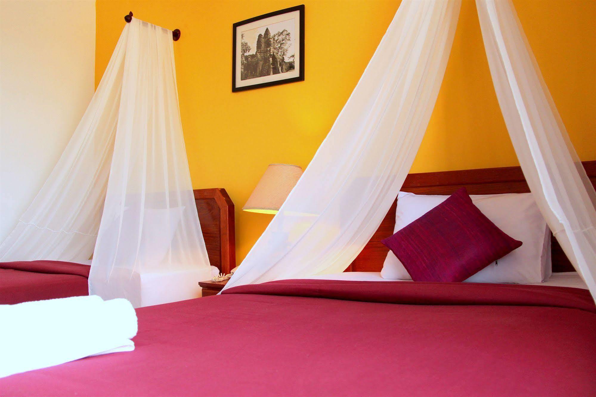 Forest King Hotel II Siem Reap Bagian luar foto