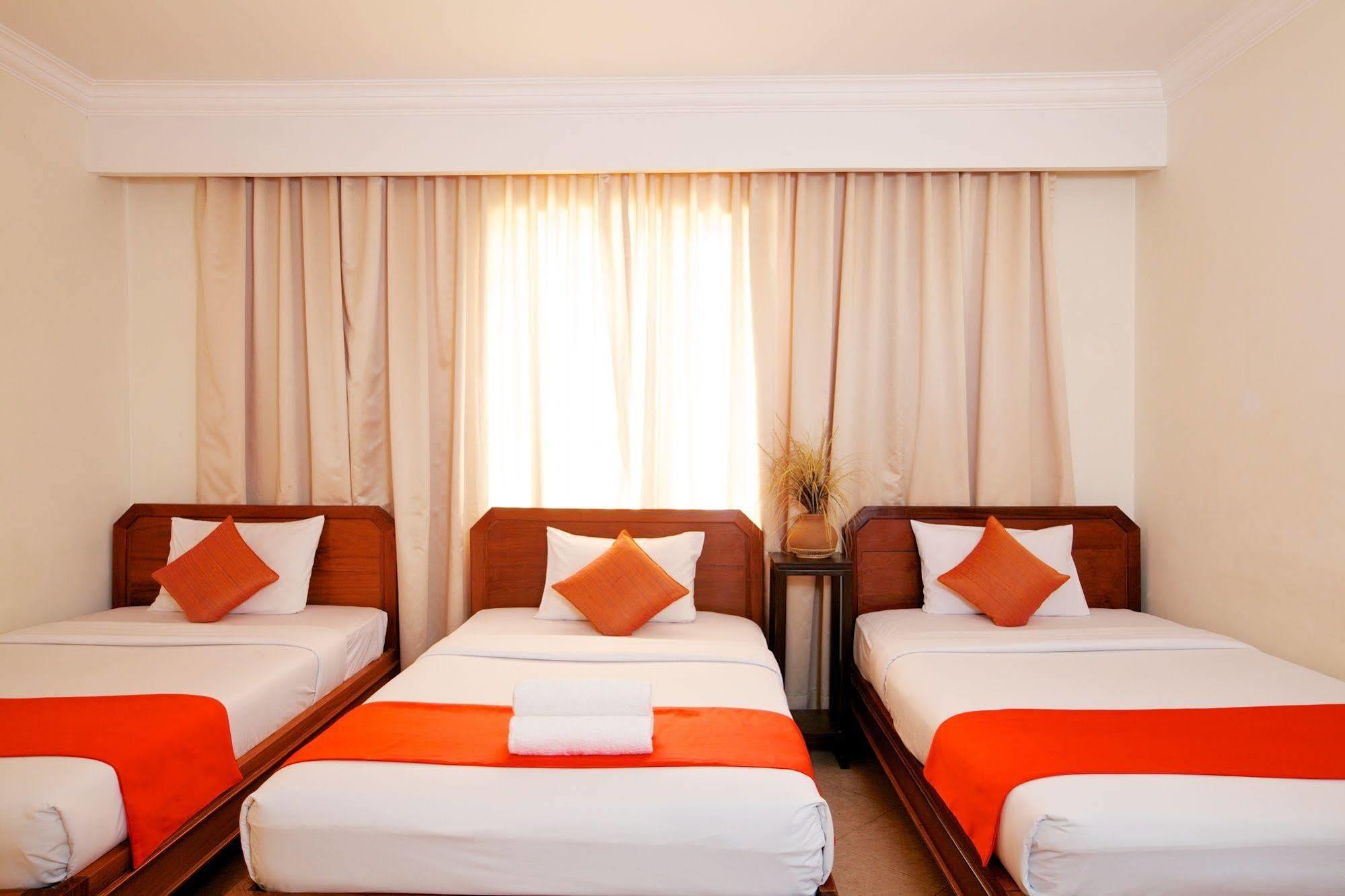 Forest King Hotel II Siem Reap Bagian luar foto